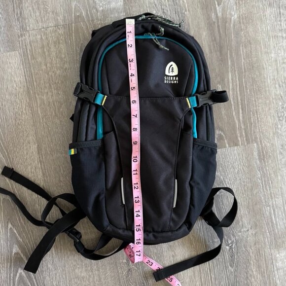 Sierra Designs Hiking Day Pack with 2 Liter Hydration Pouch - Picture 15 of 16